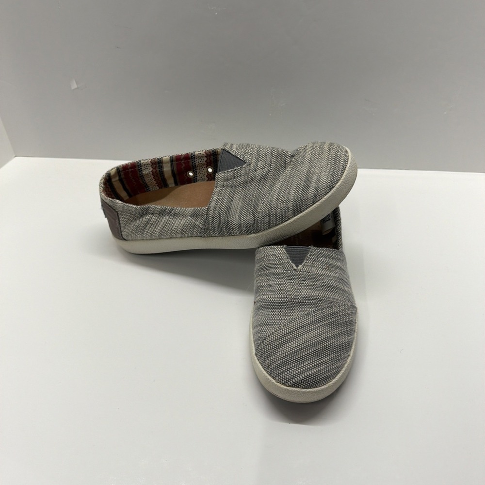 TOMS Women's Size 7 Avalon Slip On Sneakers Classic Alpargata Drizzle Gray Color